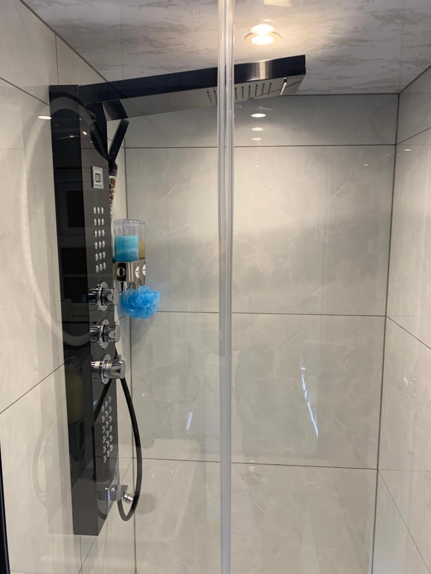 Air Conditioned Modern Double Bed Room With Private Attached Bathroom - Free Parking - Near London Heathrow Airport & Southall Broadway Exterior foto